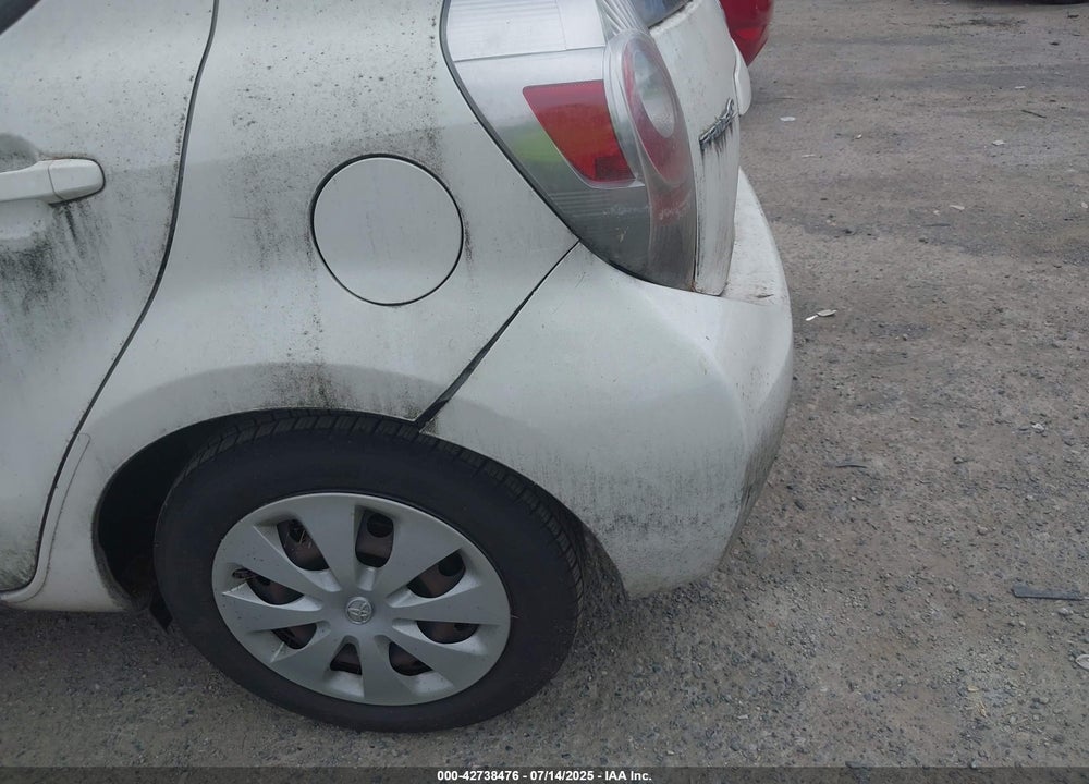 2013 TOYOTA PRIUS C VIN: JTDKDTB35D1542832
