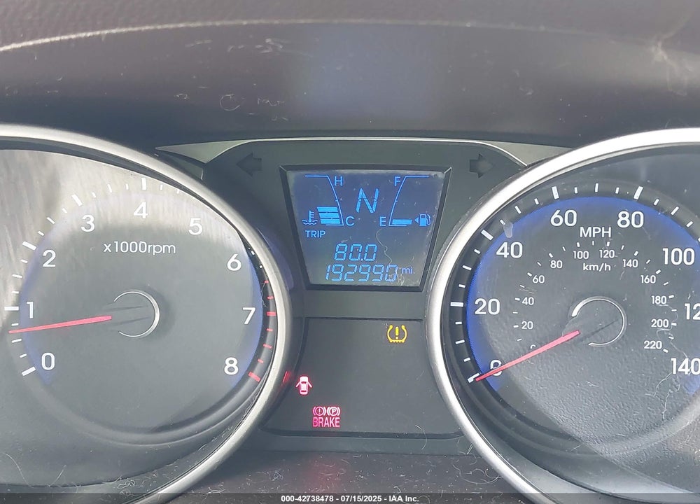 2010 HYUNDAI TUCSON VIN: KM8JT3AC2AU073432