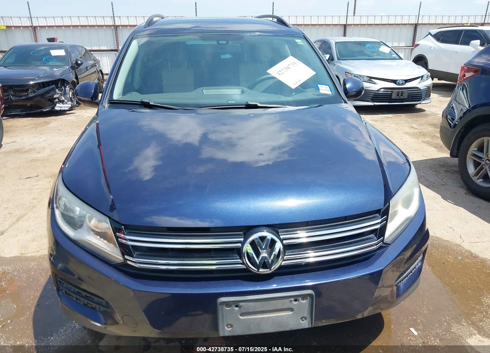 2016 VOLKSWAGEN TIGUAN VIN: WVGAV7AX4GW526211