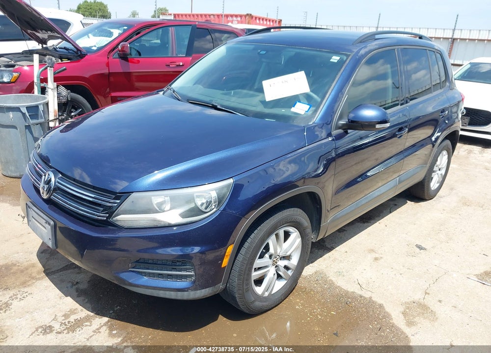 2016 VOLKSWAGEN TIGUAN VIN: WVGAV7AX4GW526211