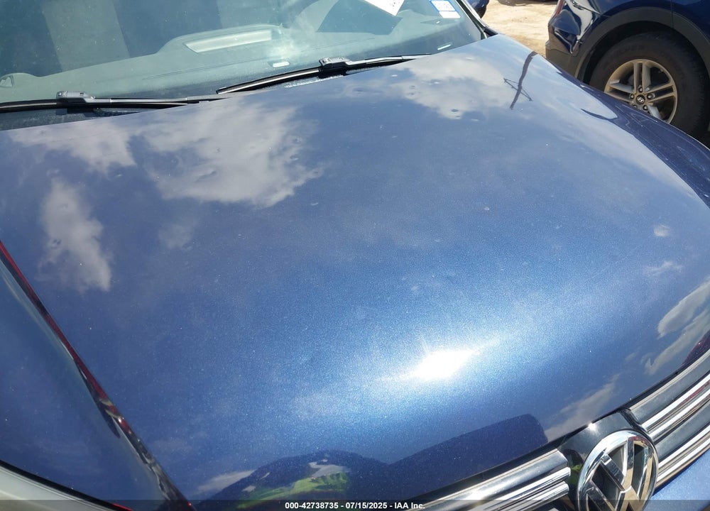2016 VOLKSWAGEN TIGUAN VIN: WVGAV7AX4GW526211