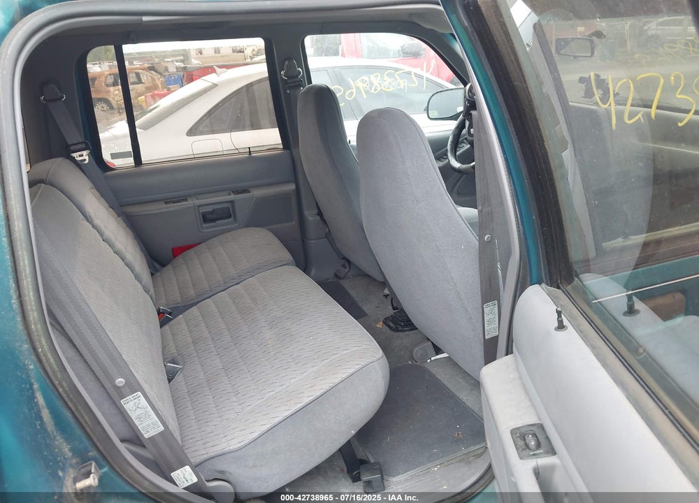1994 FORD EXPLORER VIN: 1FMDU34X8RUE72074