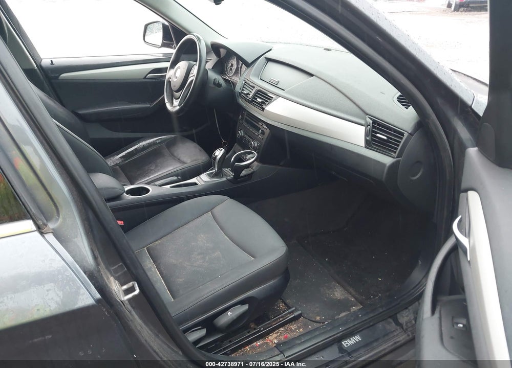 2013 BMW X1 VIN: WBAVL1C52DVR85031