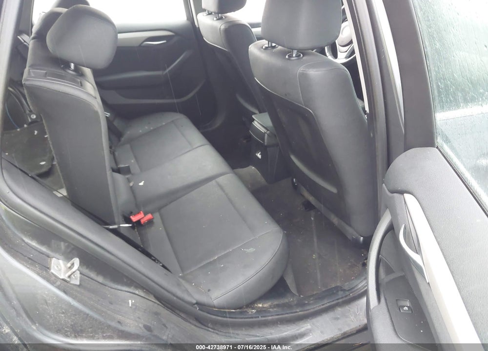 2013 BMW X1 VIN: WBAVL1C52DVR85031