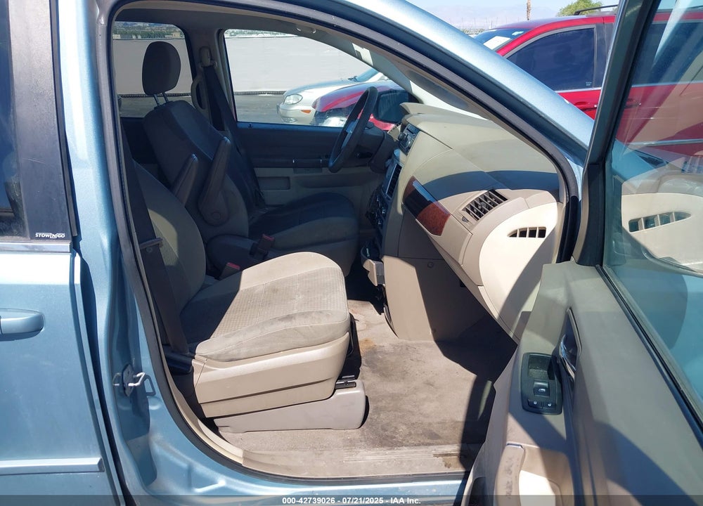 2010 CHRYSLER TOWN & COUNTRY LX VIN: 2A4RR4DE7AR155589