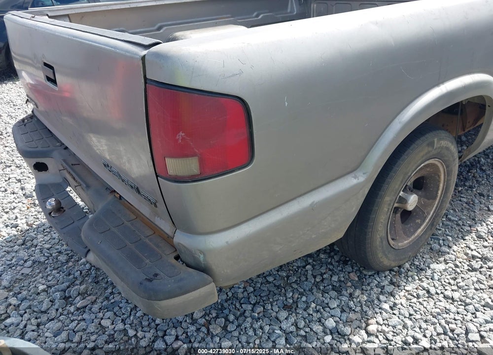 2001 CHEVROLET S-10 LS VIN: 1GCCS19W018117469