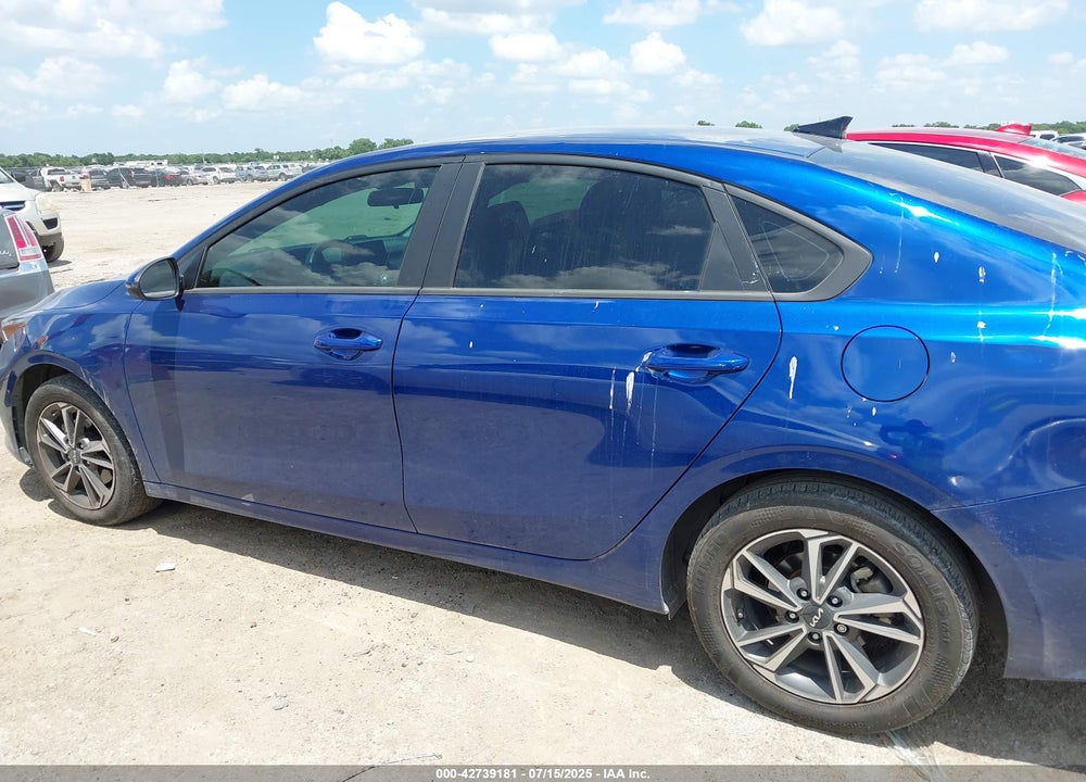 2023 KIA FORTE VIN: 3KPF24AD4PE683738