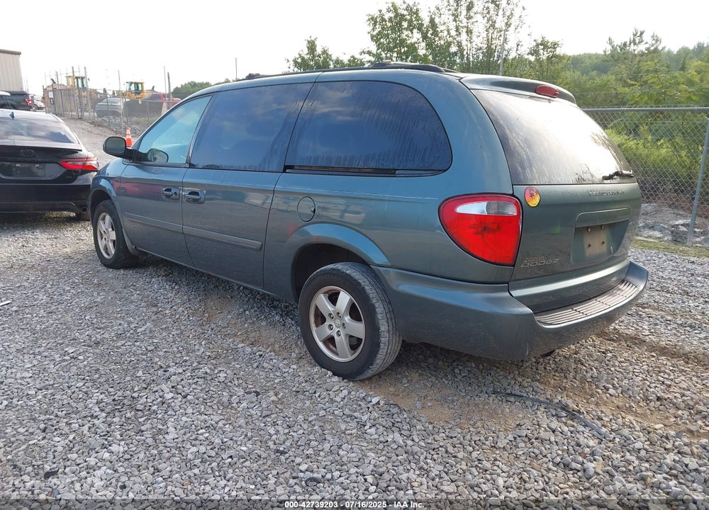 2007 DODGE GRAND CARAVAN SXT VIN: 2D4GP44L17R158999