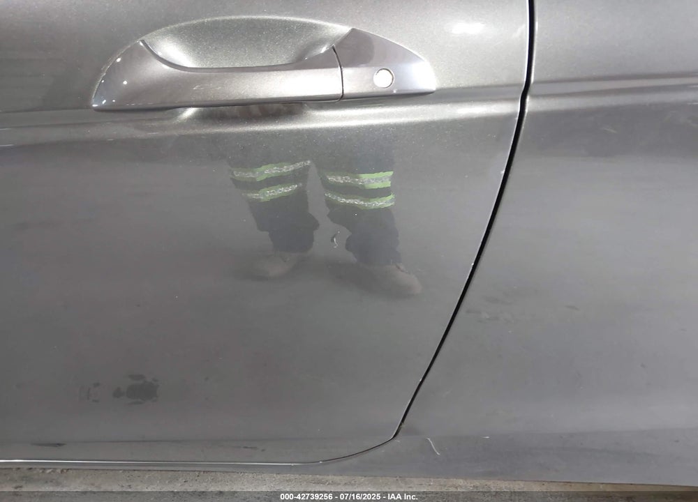 2011 HONDA ACCORD VIN: 1HGCS1B84BA008424
