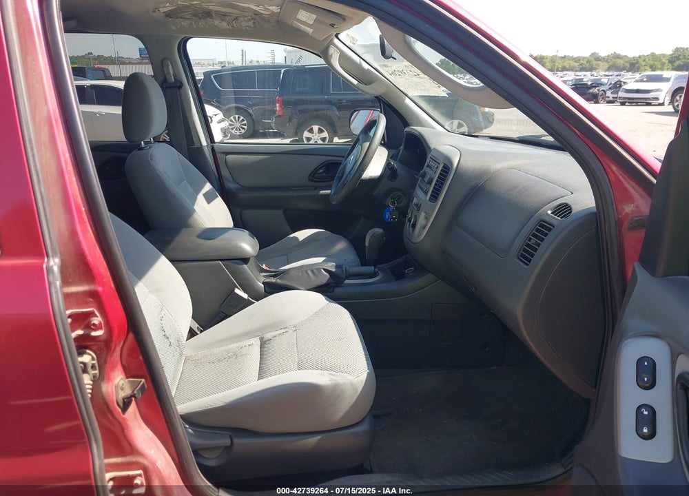 2005 FORD ESCAPE XLT VIN: 1FMYU03175KA26470