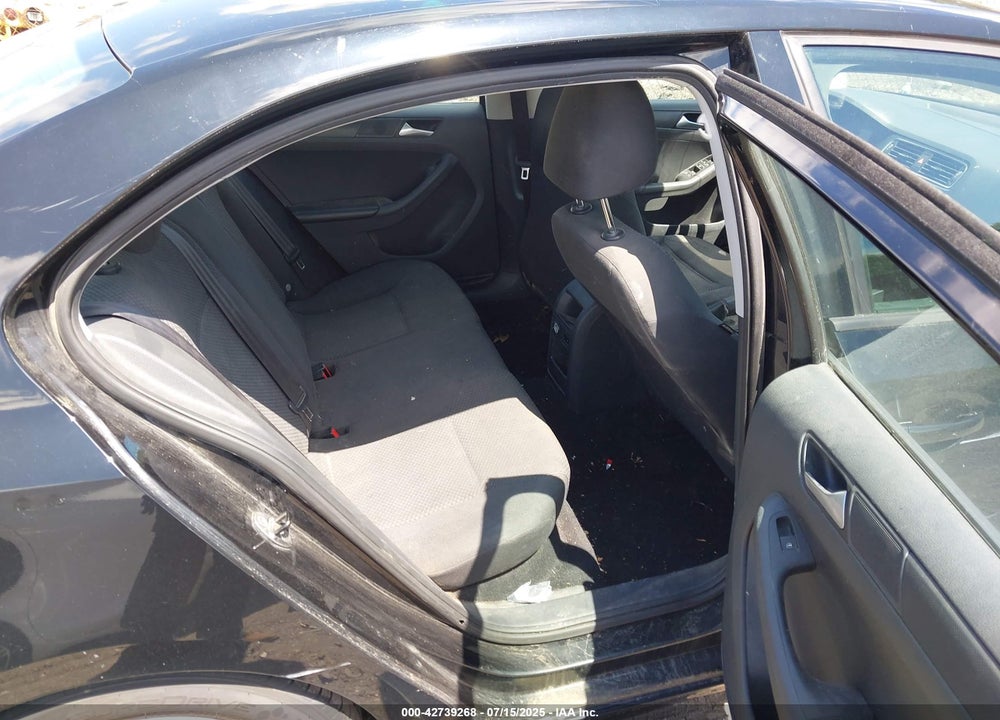 2014 VOLKSWAGEN JETTA VIN: 3VW2K7AJXEM385930