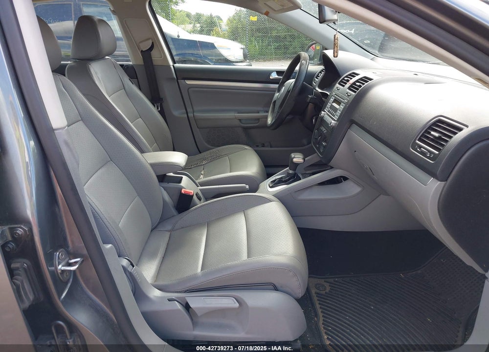 2007 VOLKSWAGEN JETTA VIN: 3VWEF71K07M128627