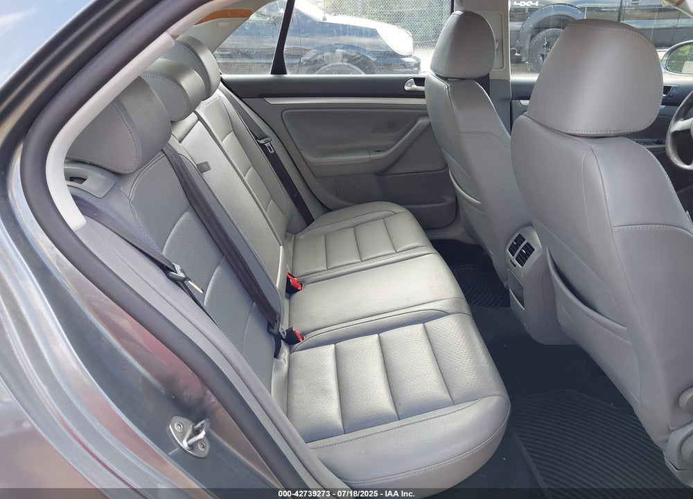 2007 VOLKSWAGEN JETTA VIN: 3VWEF71K07M128627