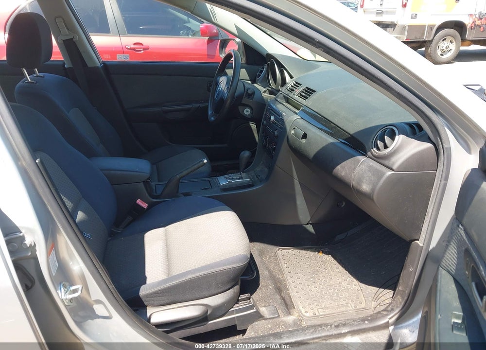 2004 MAZDA 3 I VIN: JM1BK32F241215885