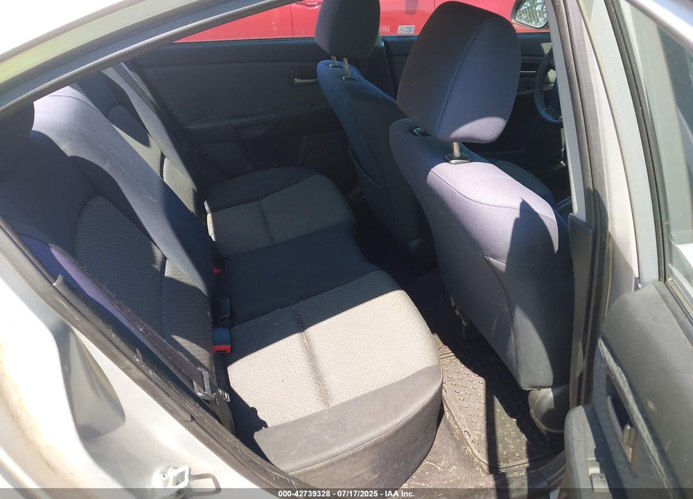 2004 MAZDA 3 I VIN: JM1BK32F241215885