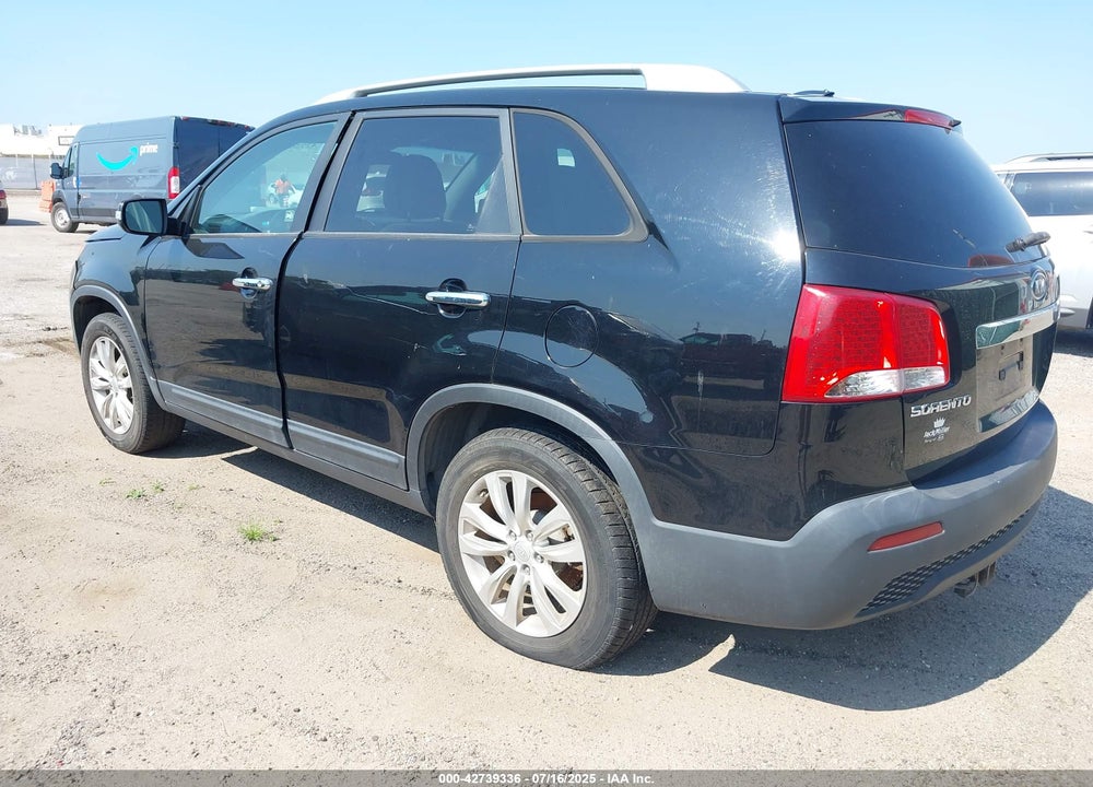 2011 KIA SORENTO LX V6 VIN: 5XYKT4A27BG048244