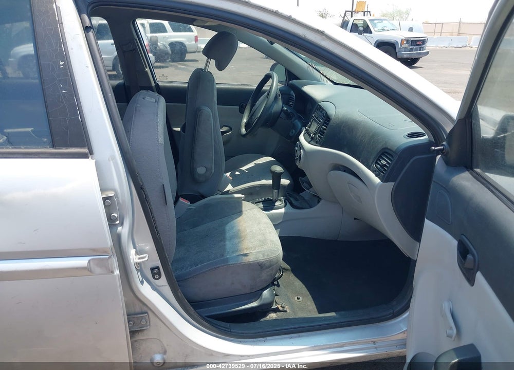 2008 HYUNDAI ACCENT VIN: KMHCN46C98U238159
