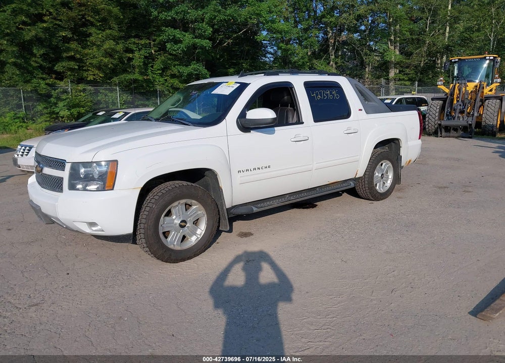 2011 CHEVROLET AVALANCHE VIN: 3GNTKFE32BG353486