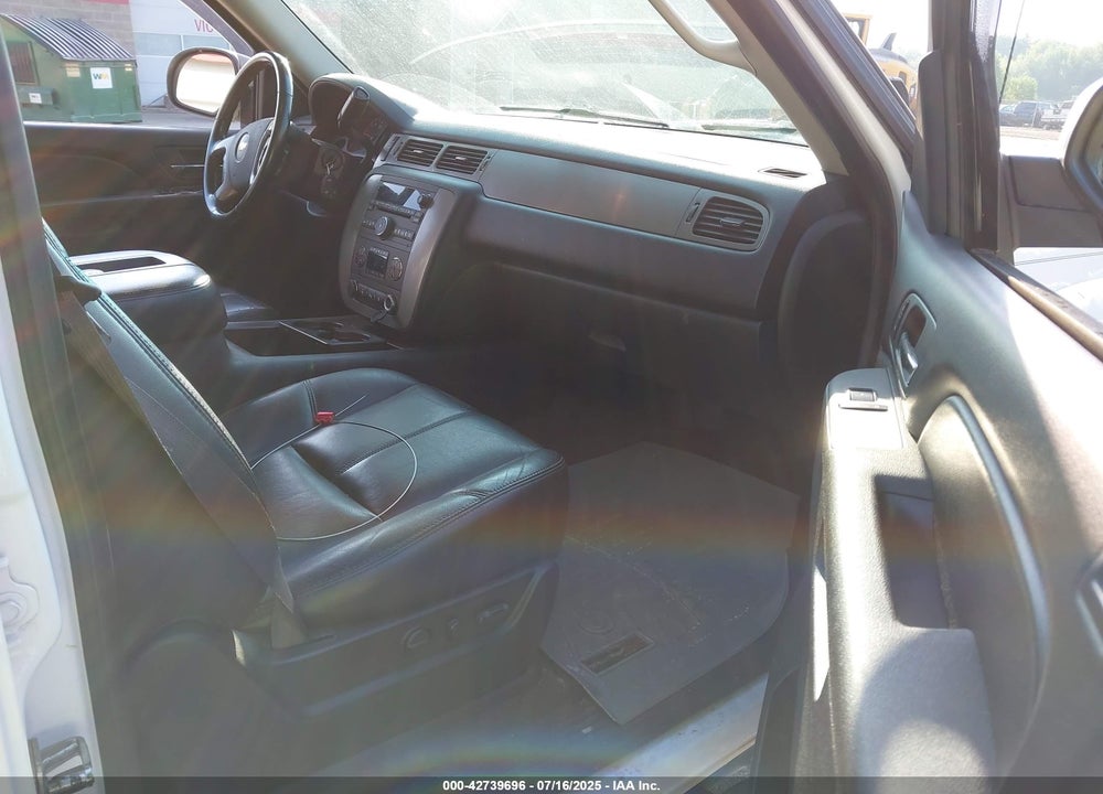 2011 CHEVROLET AVALANCHE VIN: 3GNTKFE32BG353486
