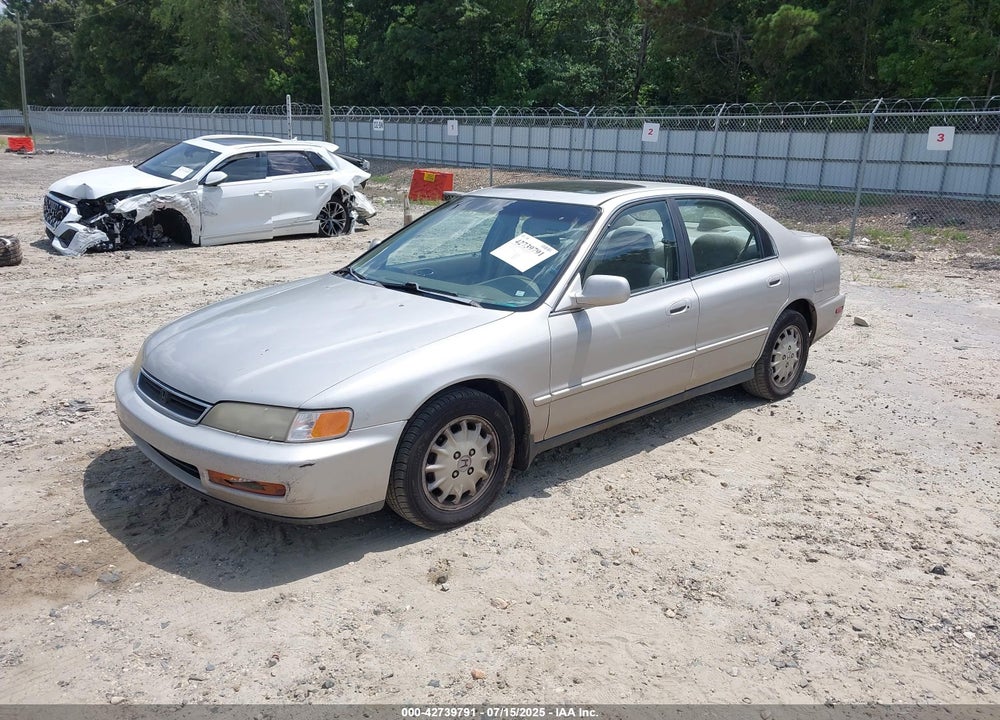 1997 HONDA ACCORD EX VIN: 1HGCD5656VA215662