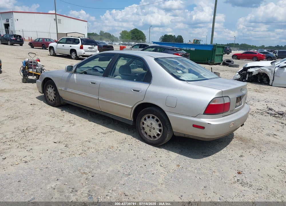 1997 HONDA ACCORD EX VIN: 1HGCD5656VA215662