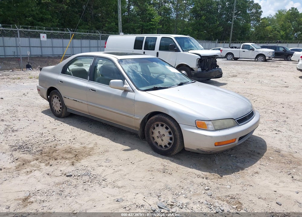 1997 HONDA ACCORD EX VIN: 1HGCD5656VA215662