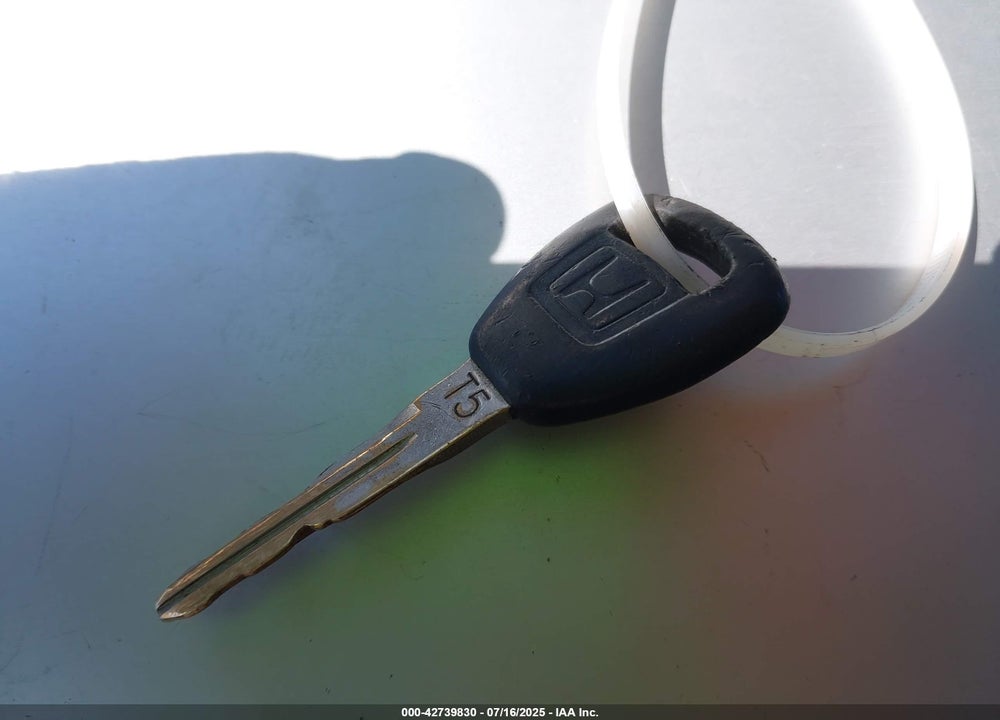 2002 HONDA CIVIC LX VIN: 2HGES16582H501209