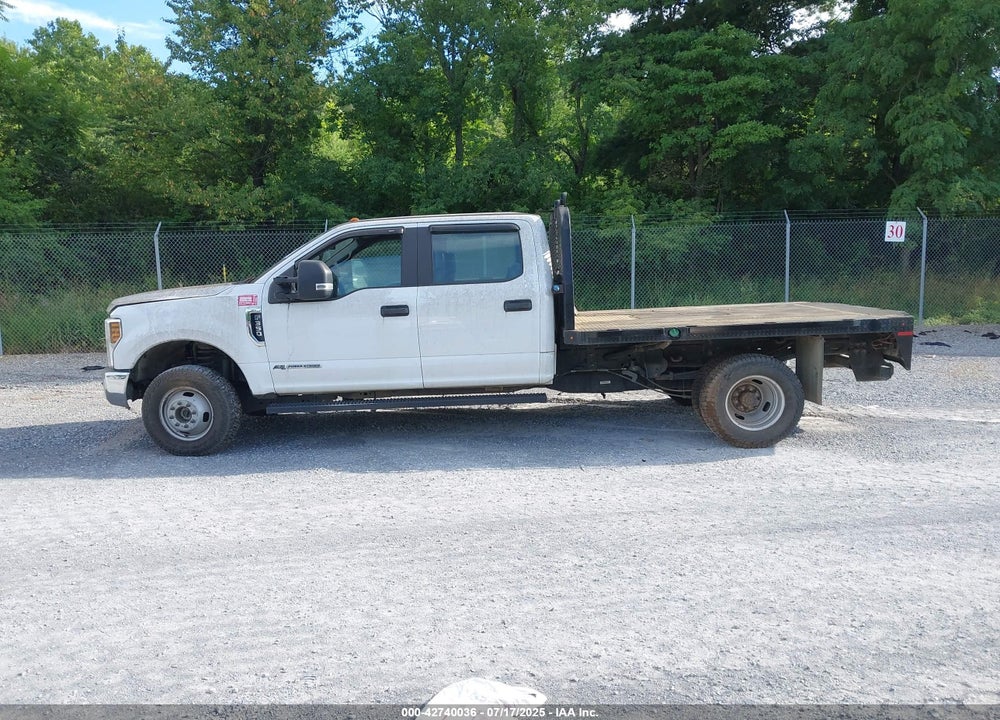 2019 FORD F-350 CHASSIS XL VIN: 1FD8W3HT4KEF89511