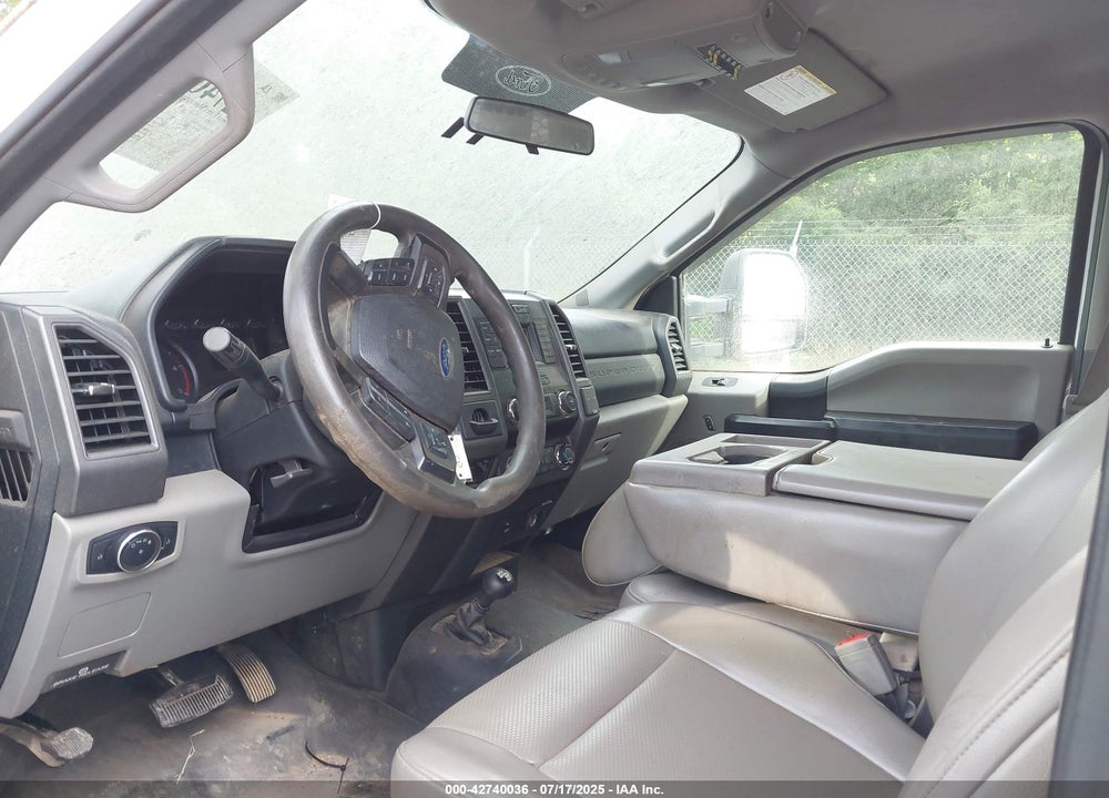 2019 FORD F-350 CHASSIS XL VIN: 1FD8W3HT4KEF89511