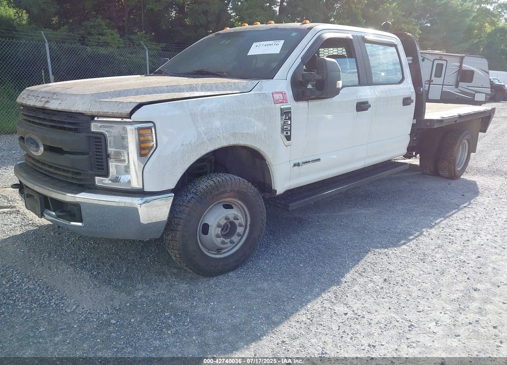 2019 FORD F-350 CHASSIS XL VIN: 1FD8W3HT4KEF89511