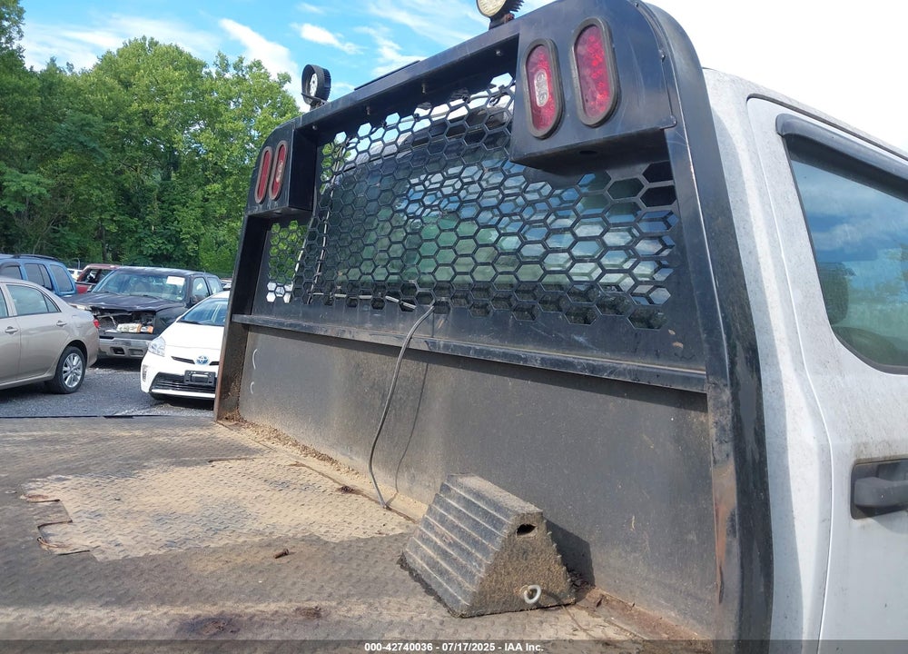 2019 FORD F-350 CHASSIS XL VIN: 1FD8W3HT4KEF89511