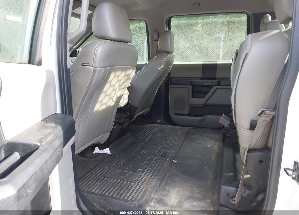 2019 FORD F-350 CHASSIS XL VIN: 1FD8W3HT4KEF89511