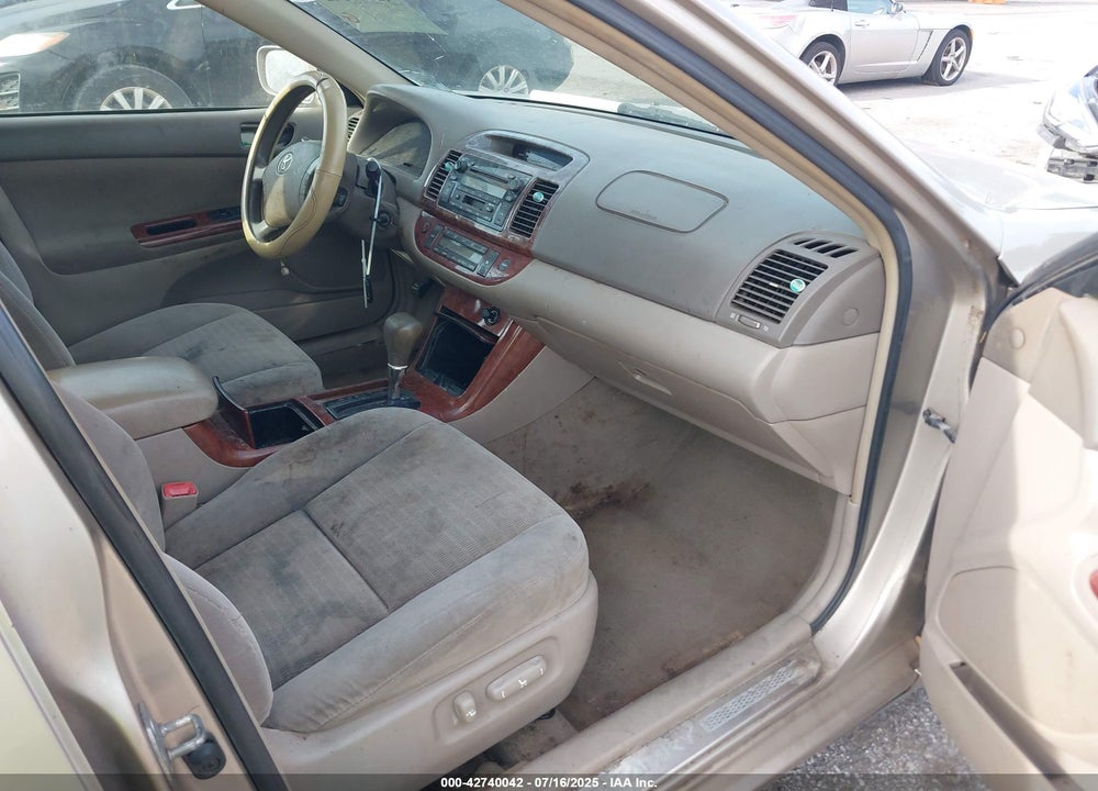 2005 TOYOTA CAMRY XLE VIN: 4T1BE32K65U576603