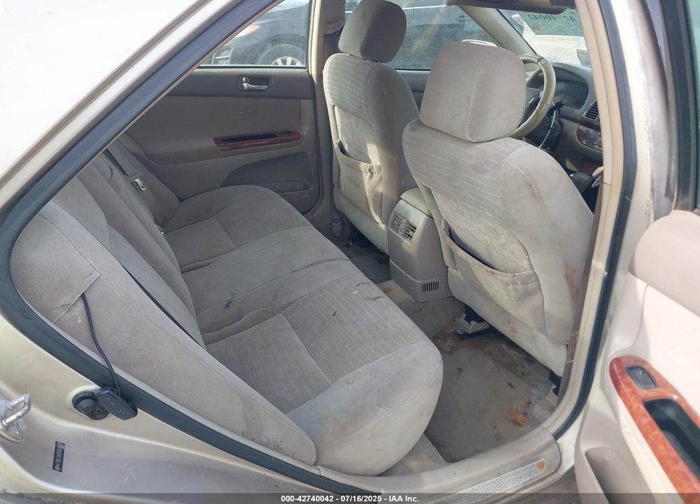 2005 TOYOTA CAMRY XLE VIN: 4T1BE32K65U576603
