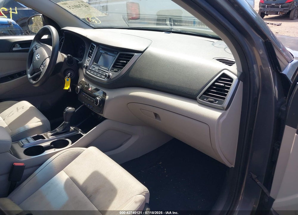 2016 HYUNDAI TUCSON VIN: KM8J3CA40GU068750