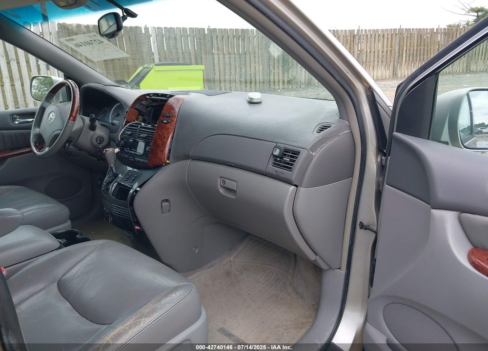 2005 TOYOTA SIENNA XLE LIMITED VIN: 5TDZA22C25S266616