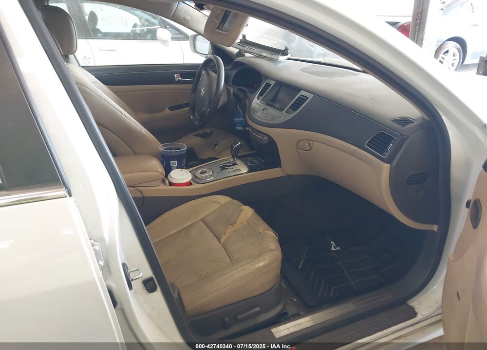 2010 HYUNDAI GENESIS VIN: KMHGC4DEXAU090217