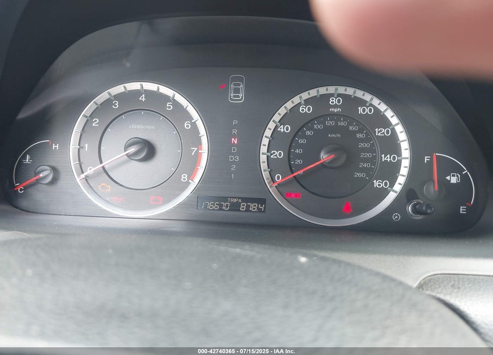 2009 HONDA ACCORD VIN: 1HGCS228X9A008640
