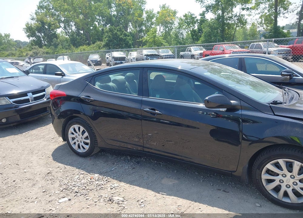 2013 HYUNDAI ELANTRA VIN: 5NPDH4AE6DH214334