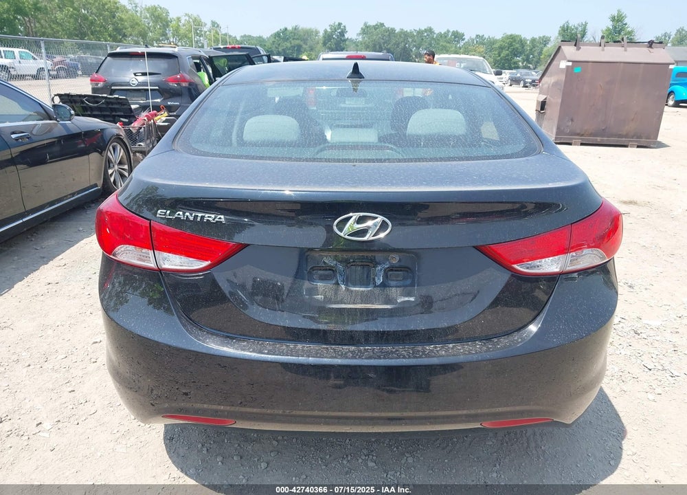 2013 HYUNDAI ELANTRA VIN: 5NPDH4AE6DH214334