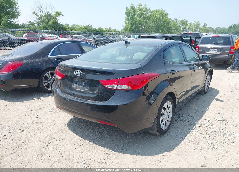 2013 HYUNDAI ELANTRA VIN: 5NPDH4AE6DH214334