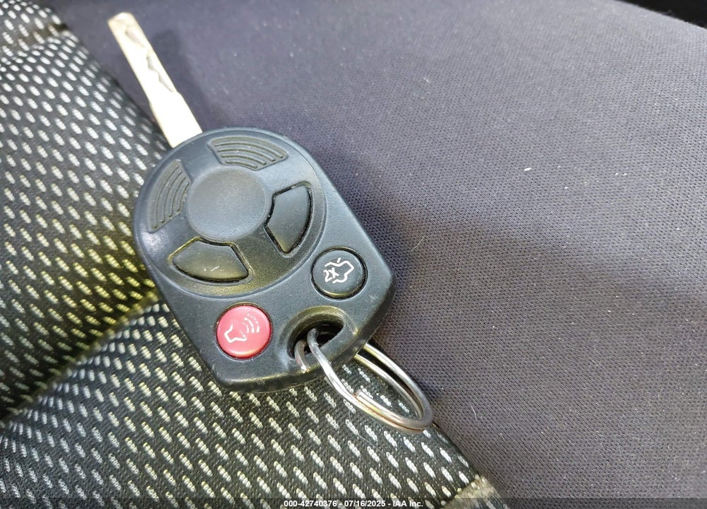 2015 FORD FOCUS VIN: 1FADP3F25FL205219