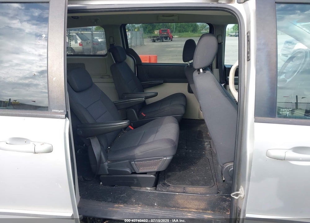 2010 DODGE GRAND CARAVAN VIN: 2D4RN5D15AR106432