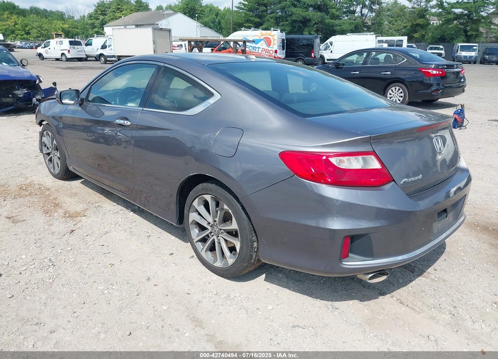 2015 HONDA ACCORD VIN: 1HGCT2B85FA009123