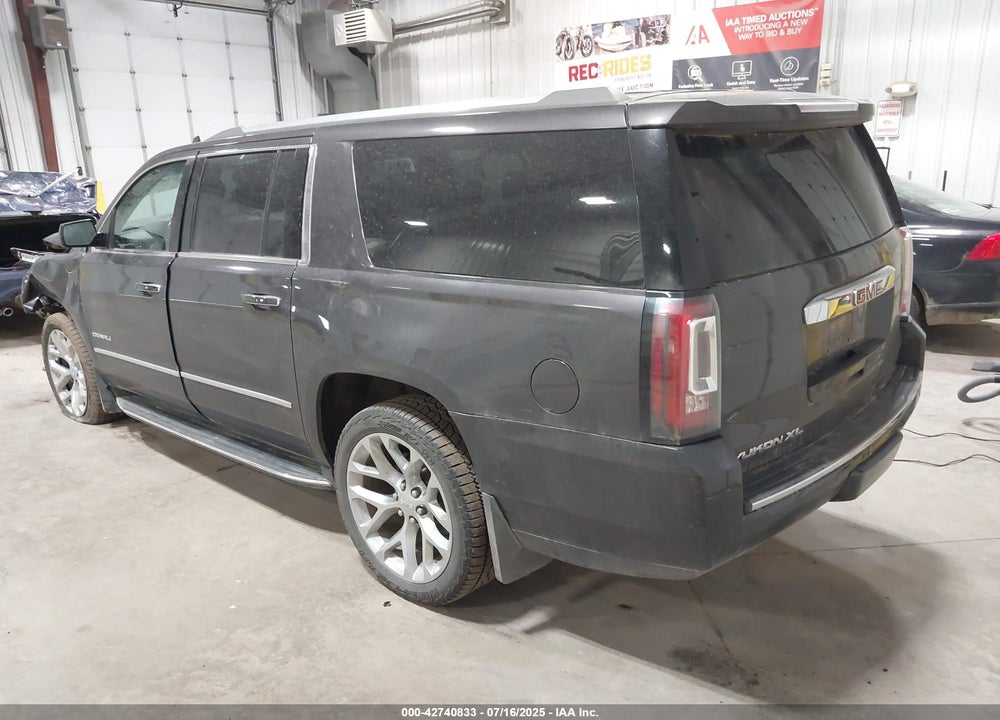 2018 GMC YUKON XL VIN: 1GKS2HKJ3JR239843