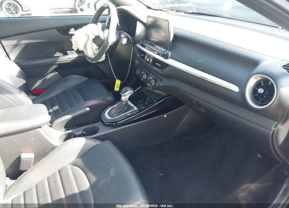 2021 KIA FORTE VIN: 3KPF44AC8ME394892
