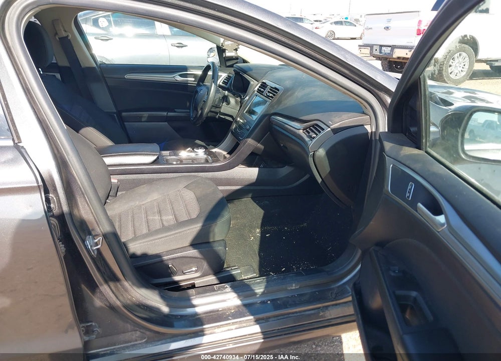 2020 FORD FUSION SE VIN: 3FA6P0T94LR191156