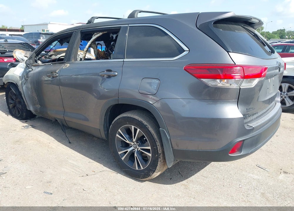 2019 TOYOTA HIGHLANDER VIN: 5TDZZRFHXKS327102