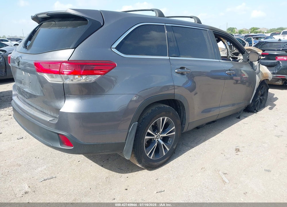 2019 TOYOTA HIGHLANDER VIN: 5TDZZRFHXKS327102