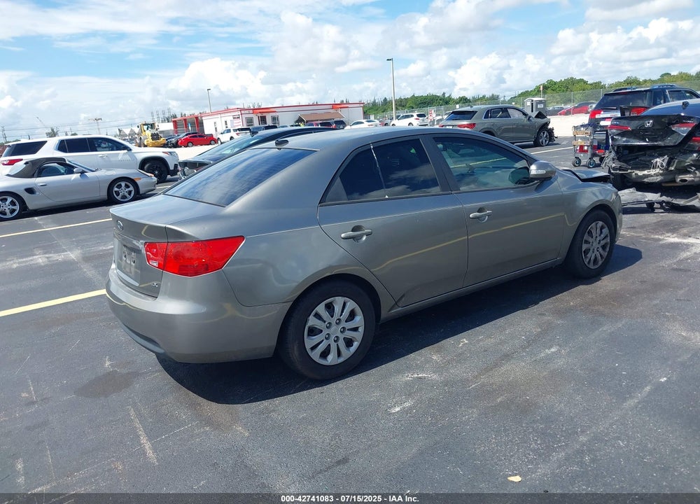 2010 KIA FORTE EX VIN: KNAFU4A2XA5844621